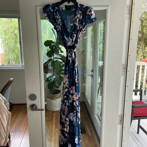 VICI Hilsdale Maxi floral Wrap Dress Size S NWOT - Picture 10 of 11